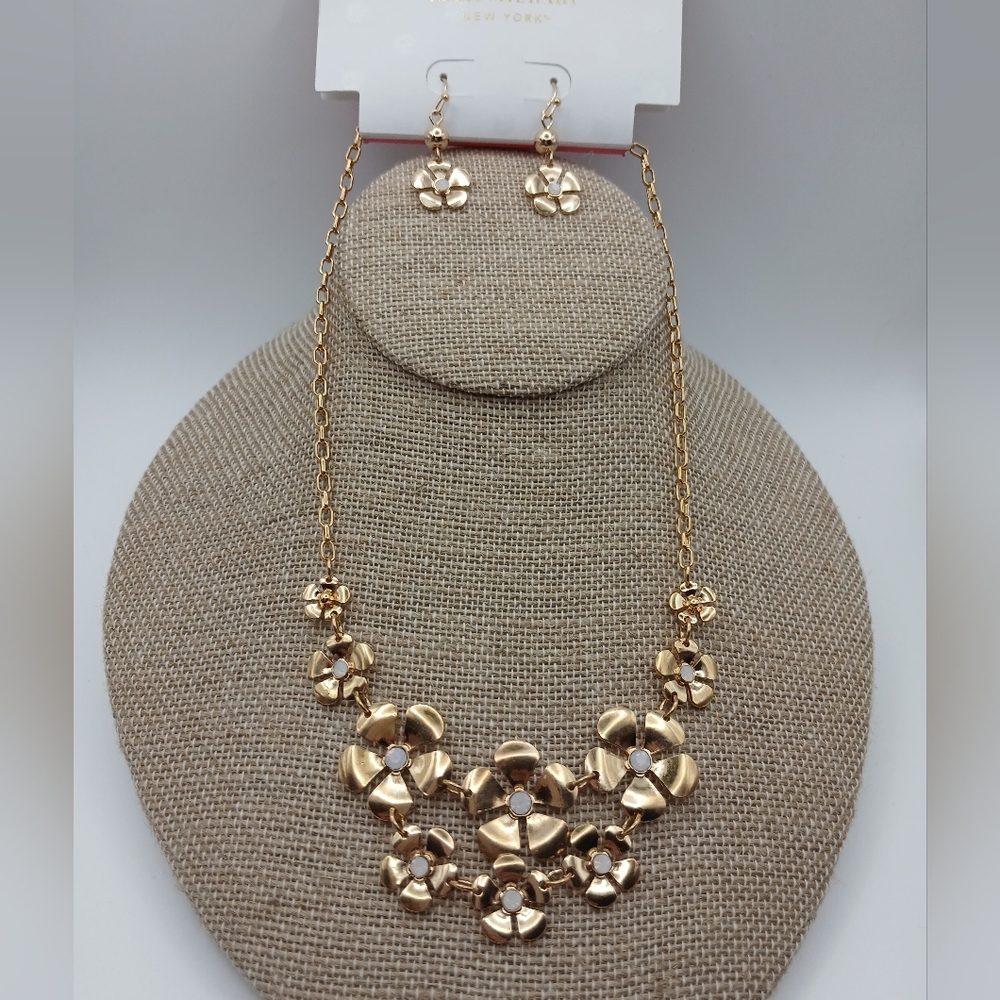 Issac Mizrahi Cascading Flowers Clear Crystal Necklace & Earring Set NEW IN BOX
